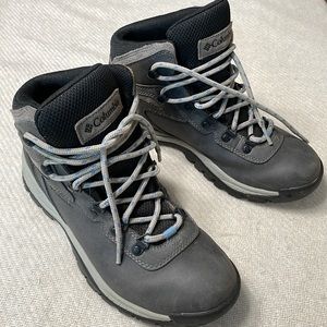 Columbia Sz 8 Womens Waterproof Hiking Boots